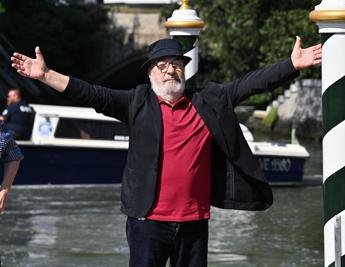 Venezia 81, il giorno di Gianni Amelio: primo italiano in concorso con ‘Campo di battaglia’